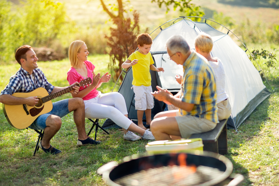 famille au camping Saint Augustin