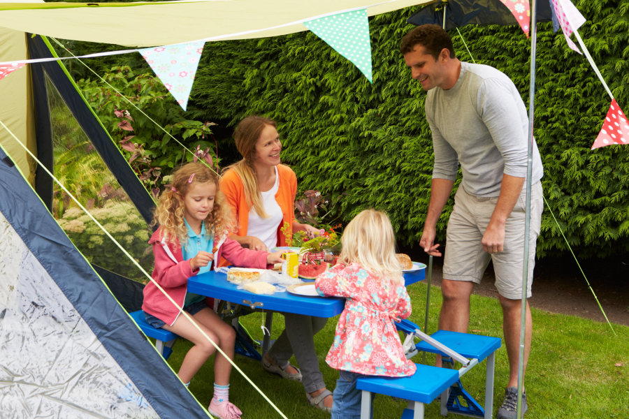 famille au camping 3 étoiles Ile de France